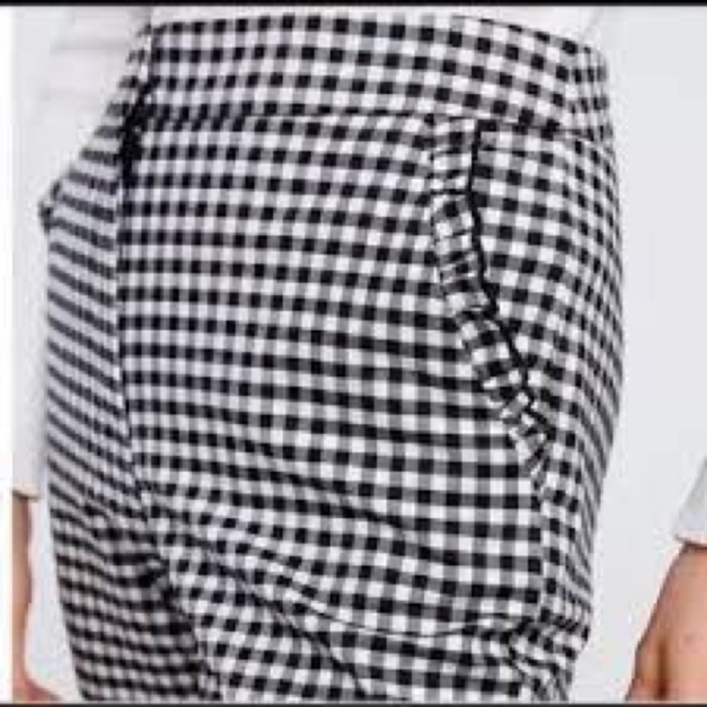 Zara Basic Black and White Checkered Ruffle Pocket Pants - Picture 2 of 8